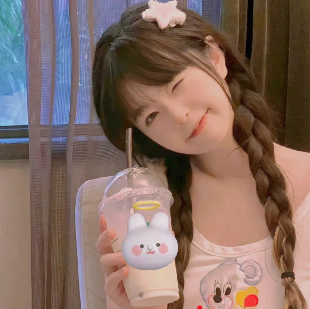 靠读书苟住后我无敌了